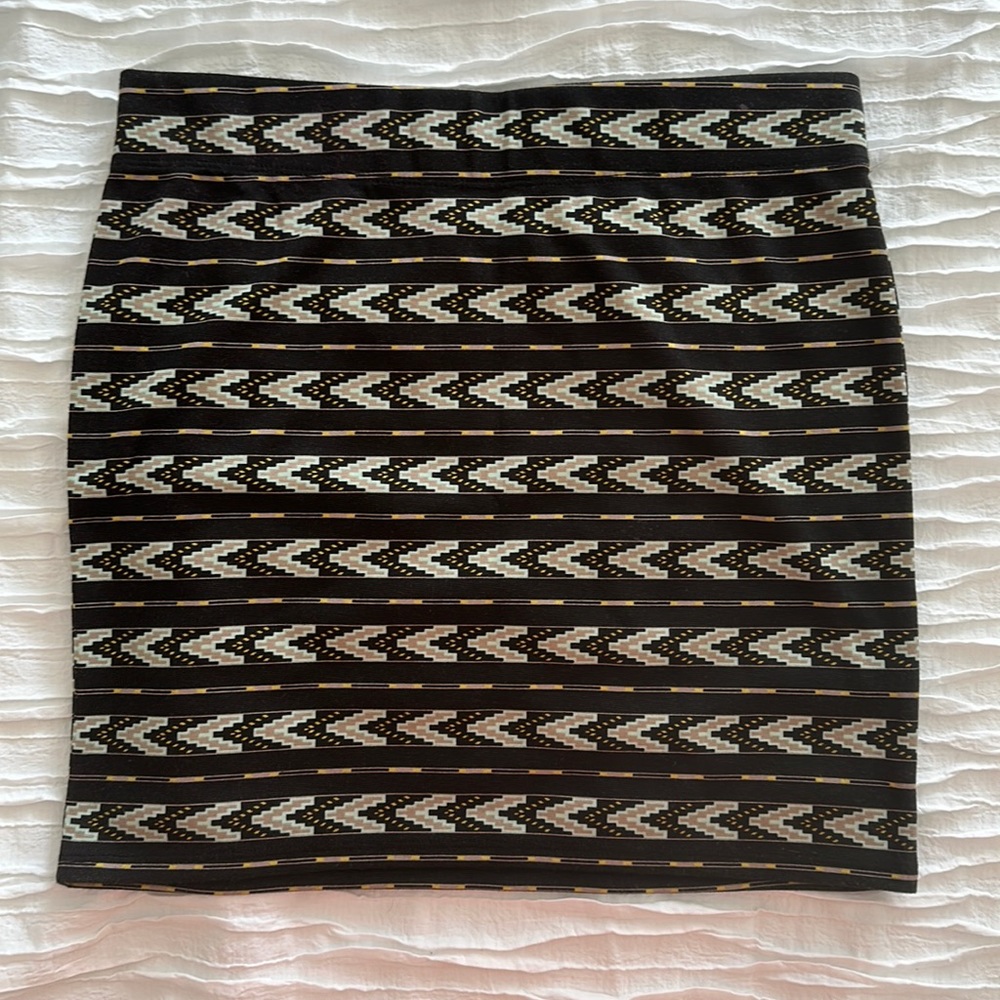 Mini skirt with tribal pattern
